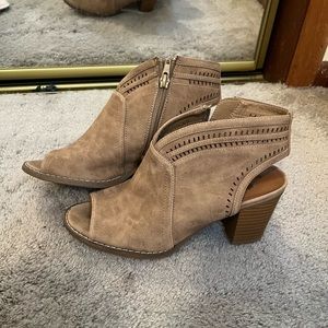 Open toed heel booties